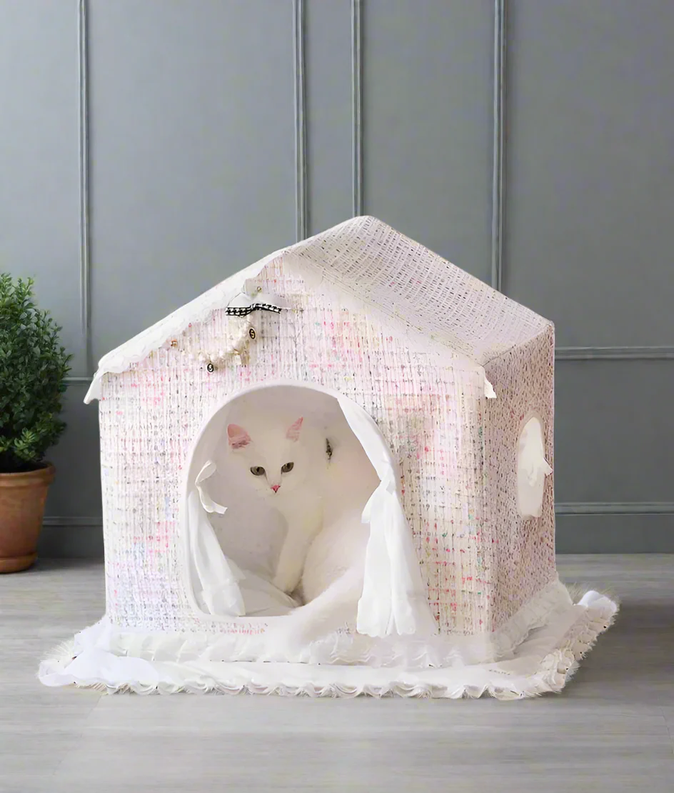 Luxury Como Pet Triangle Bed - Image 6