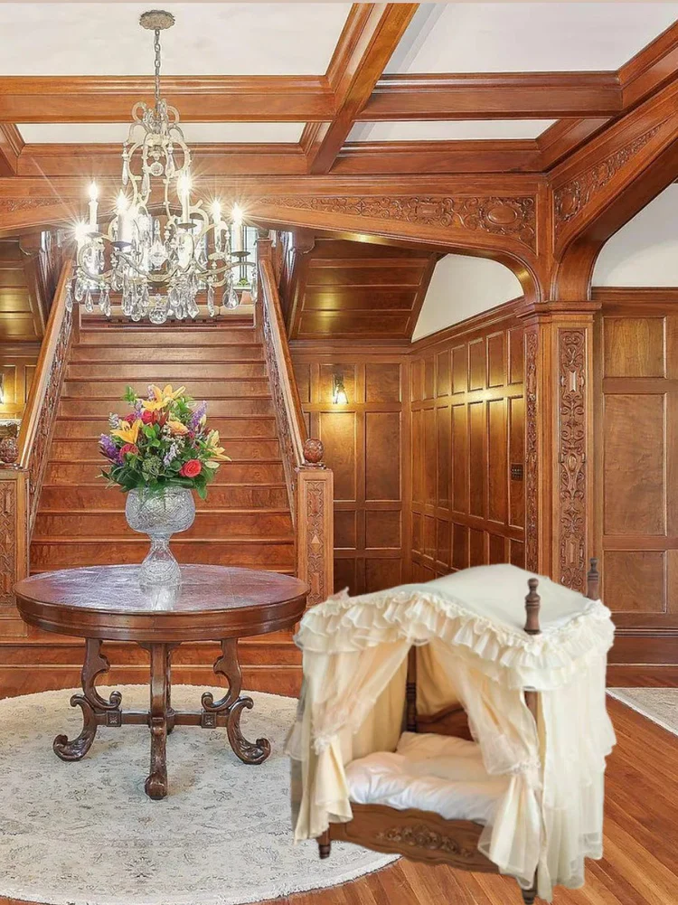 Tudor Pet Home Bed - Image 3